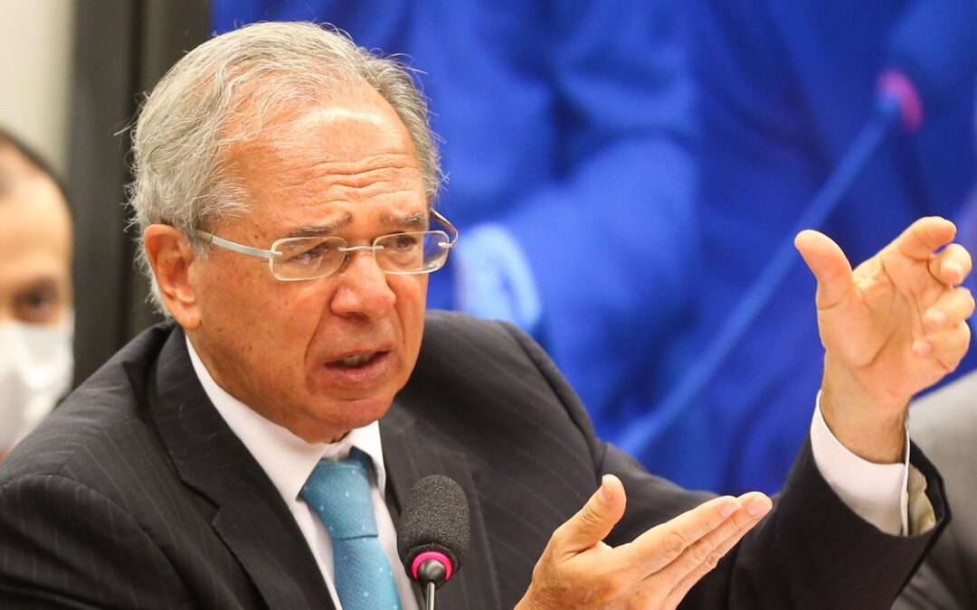 Ministro da Economia diz que país terá desaceleração em 2022