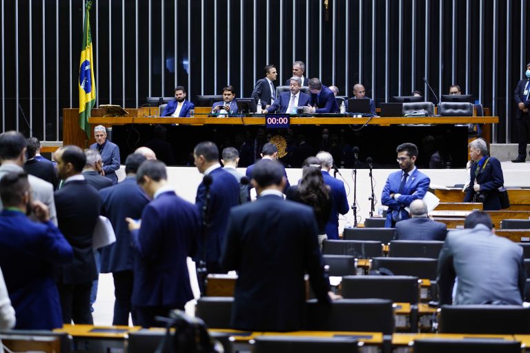 Câmara aprova MP com regras trabalhistas para estado de calamidade pública